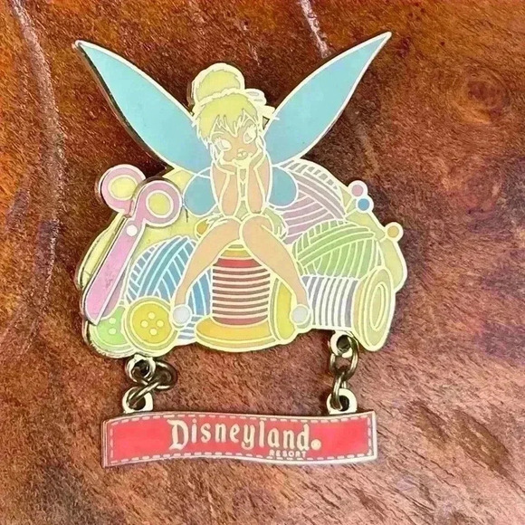 Tinker Bell Disney Trading Pin Sewing Scissors 2007 - Picture 2 of 7